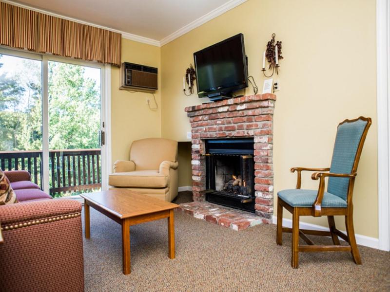 One-Bedroom Suite image 3