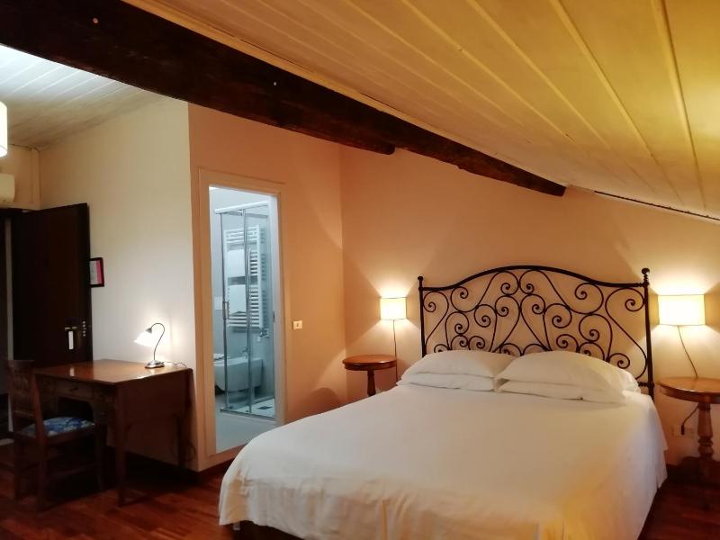 Double Room image 1