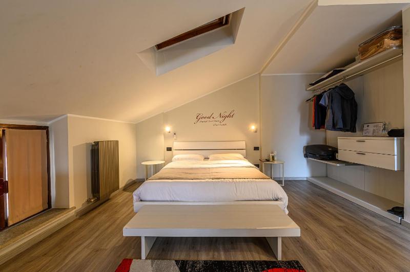 Comfort Triple Room image 4