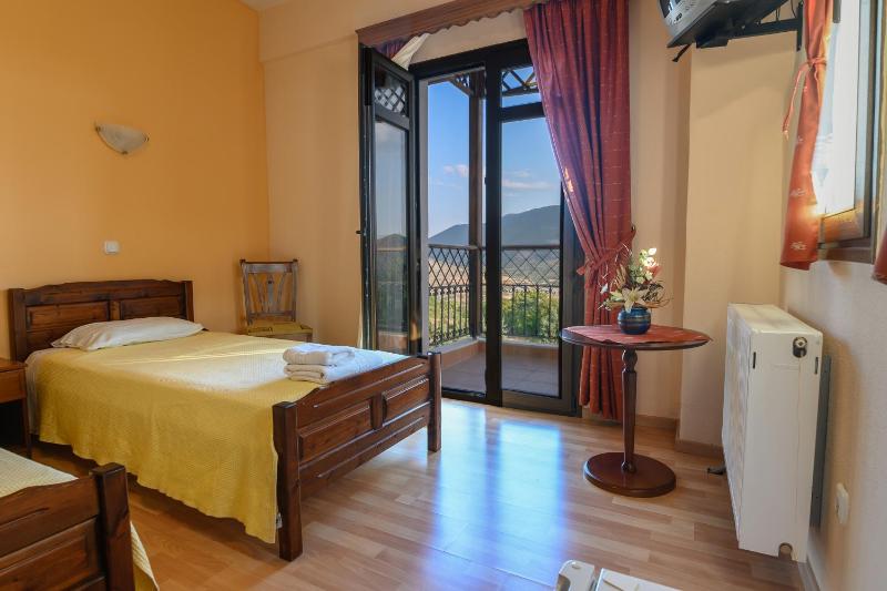 Triple Room with Balcony image 1