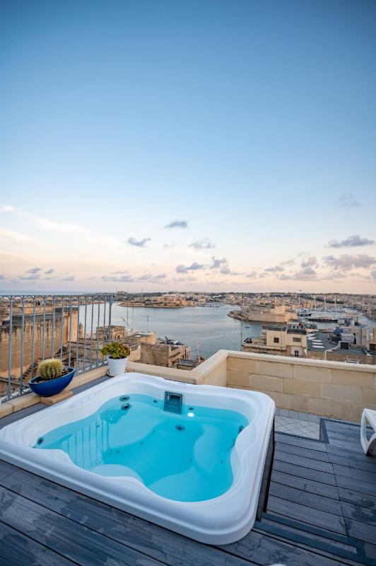 Tano's Boutique Guesthouse - image 13