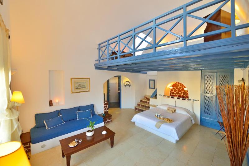 Luxury Apartment - Split Level with Hot Tub image 2