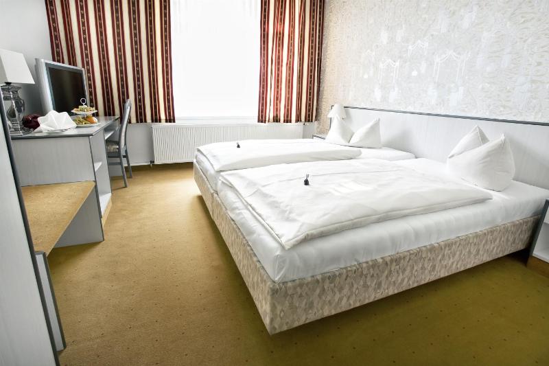 Deluxe Single Room image 1