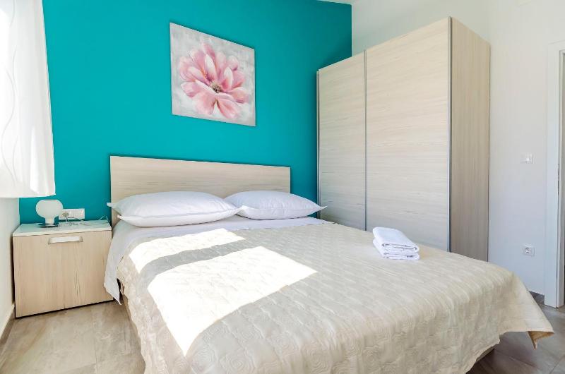 Apartments Katic - image 19