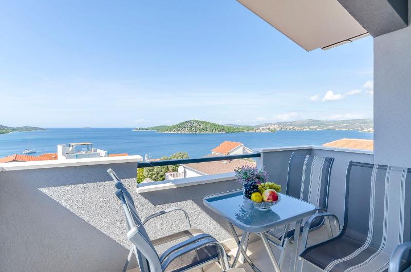 Two-Bedroom Apartment with Balcony image 3