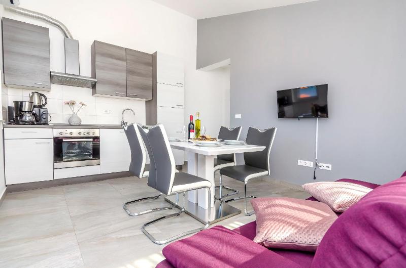 Apartments Katic - image 18