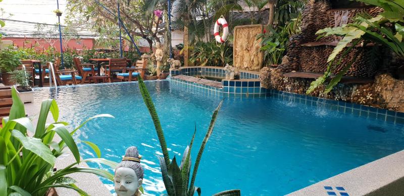 Seven Seas Hotel Patong Beach - image 3
