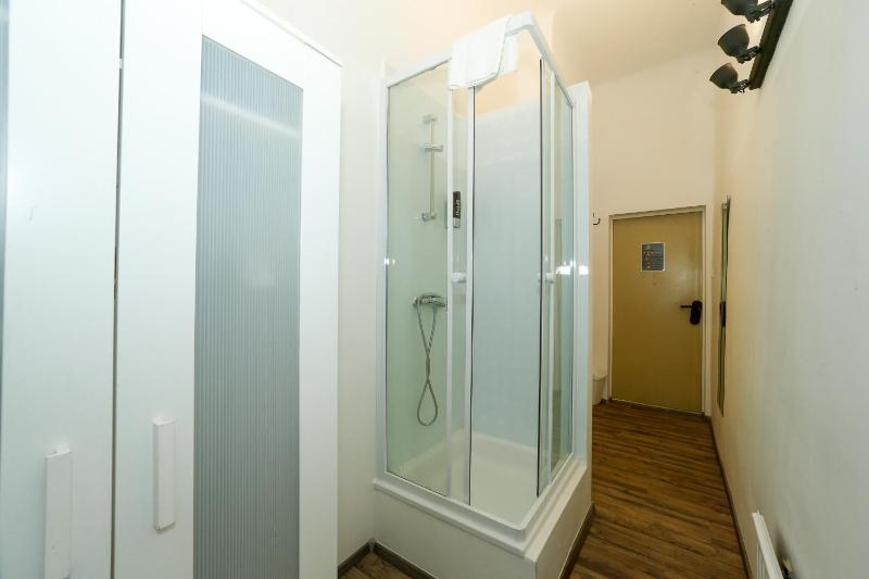 Double Room with Shared Toilet image 4