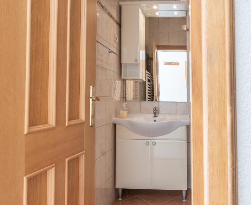 Small Double Room image 3