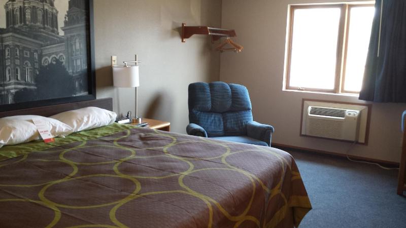 King Room- Non-Smoking image 4