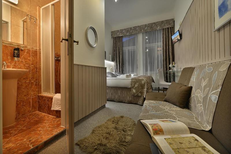 Hotel ANETTE - image 3