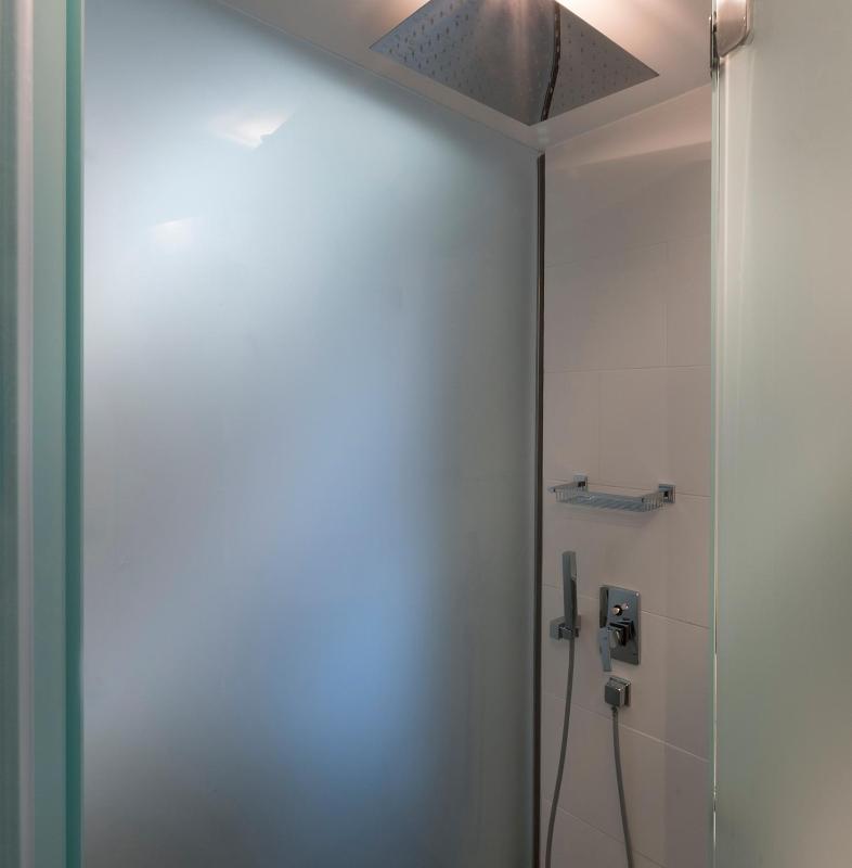 Deluxe Twin or Double Room image 1