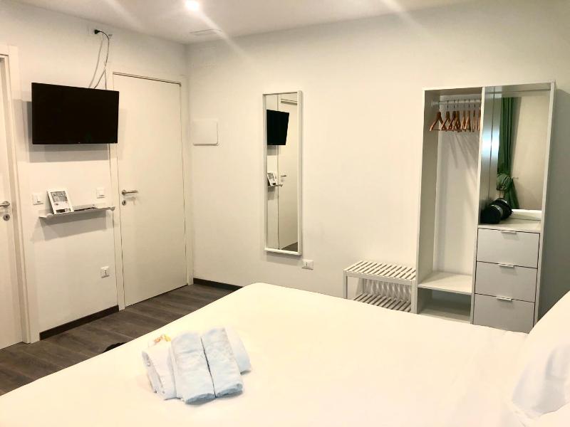 Studio with Terrace image 3
