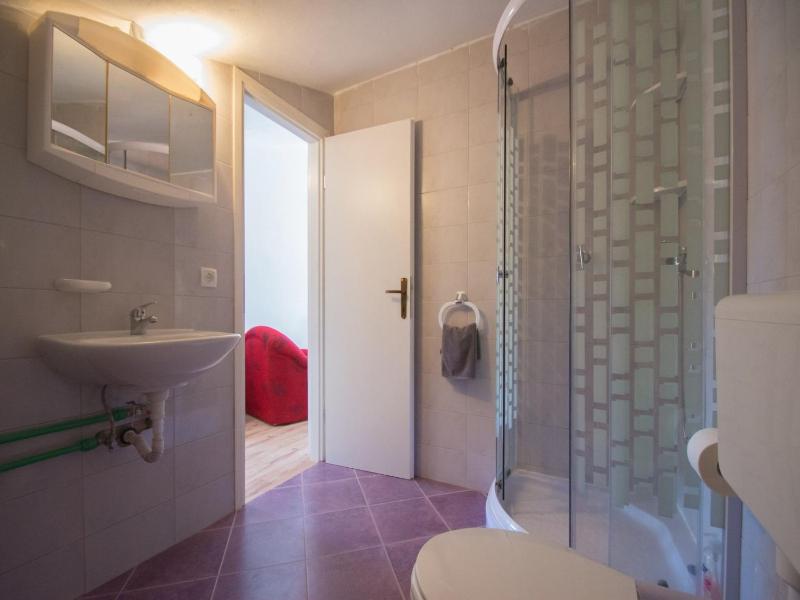 One-Bedroom Apartment image 4