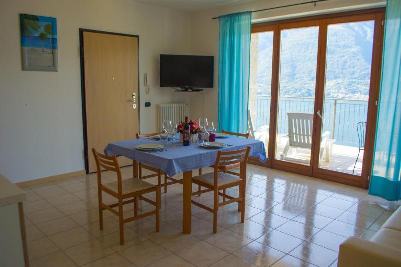 One-Bedroom Apartment with Lake View image 2