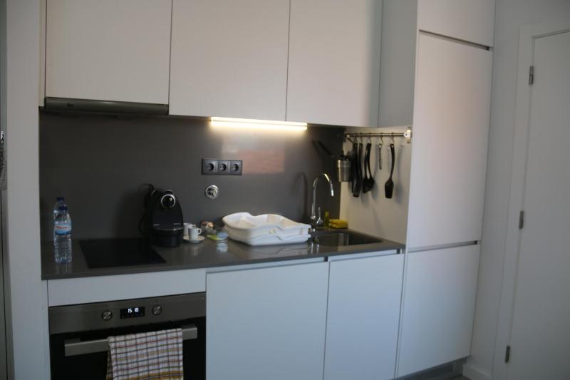 Studio Apartment image 3