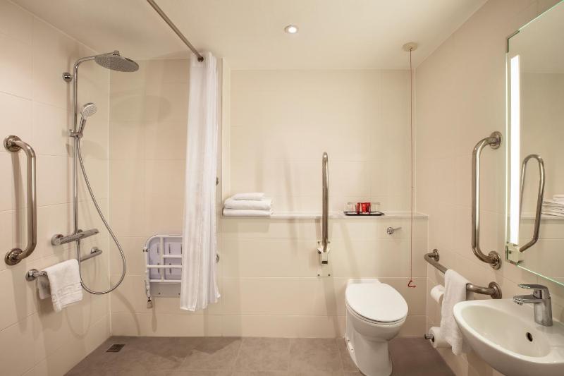 Accessible Room with King Bed image 2
