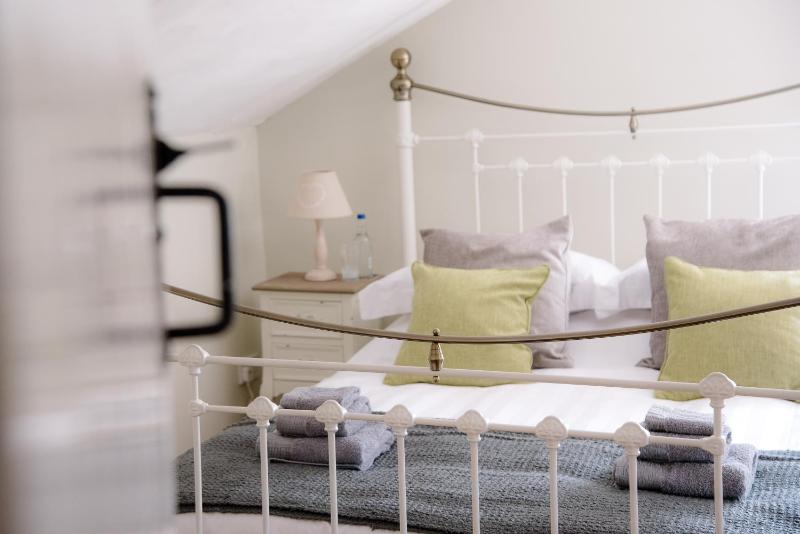 Deluxe Triple Room image 4