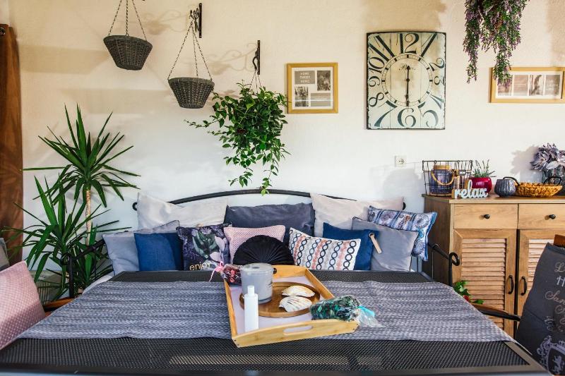 Three-Bedroom Apartment with Balcony and Sea View image 4