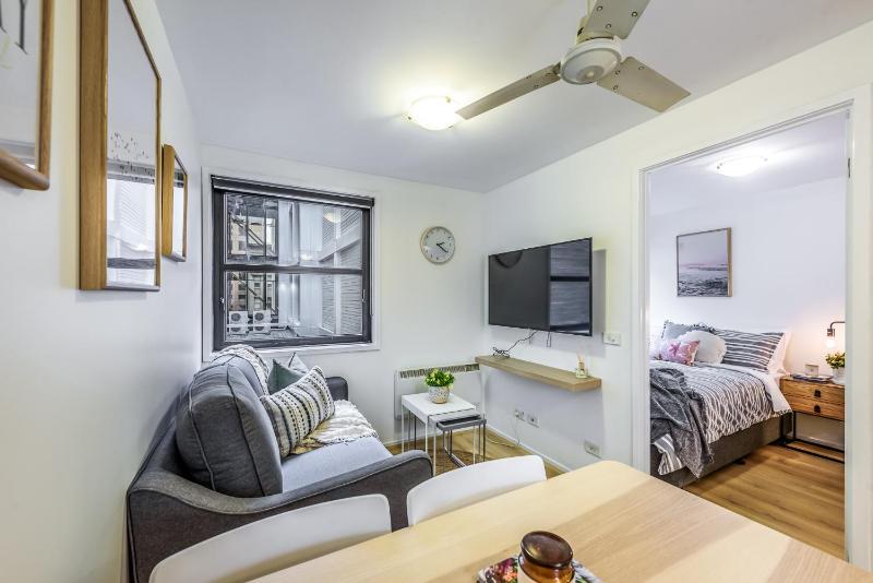 WOW Apartment on Flinders - image 10