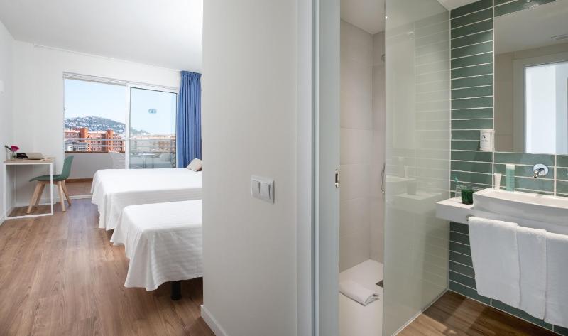 Triple Room with View image 3