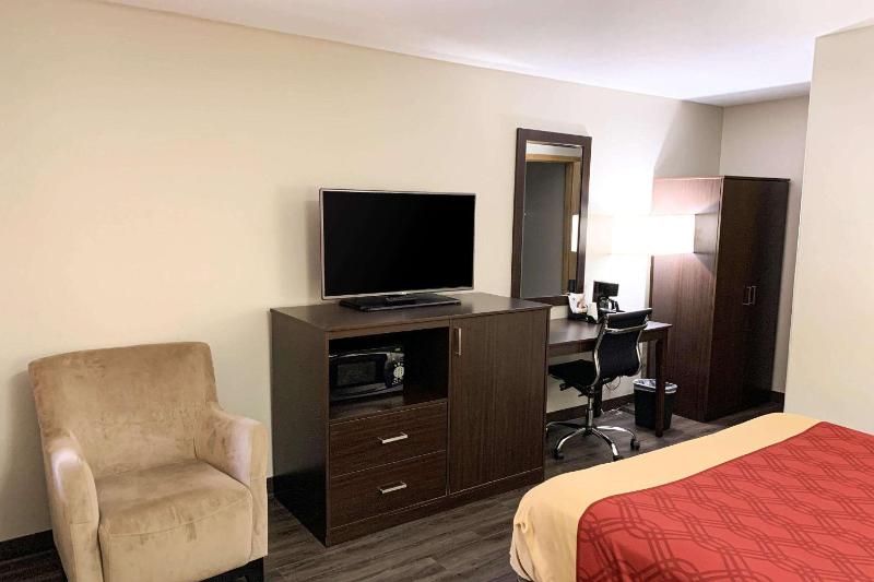 Econo Lodge Portland Downtown - image 12