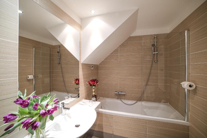 Triple Room image 2