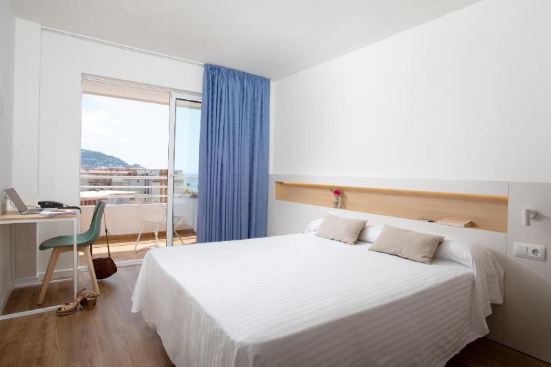 Double or Twin Room with View image 4