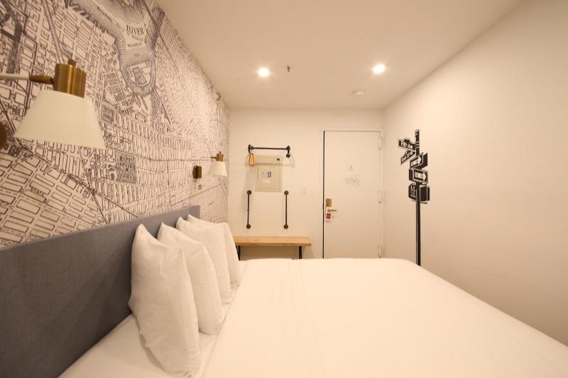 Doxie Hotel - image 6