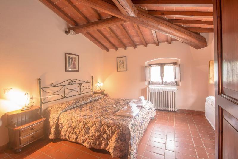 One-Bedroom Apartment image 4