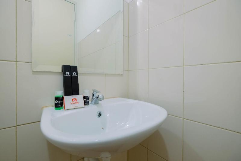 Affordable Price Studio at Riverview Jababeka Apartment Cikarang By Travelio - image 5