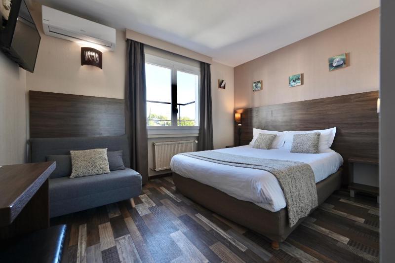 Comfort Double or Twin Room with Air-Conditioning image 4