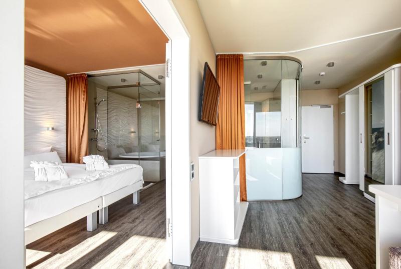 Suite seitlicher Meerblick mit Balkon image 2