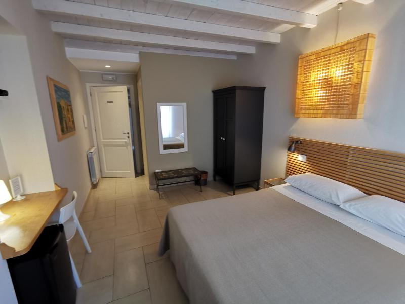 Double Room image 1