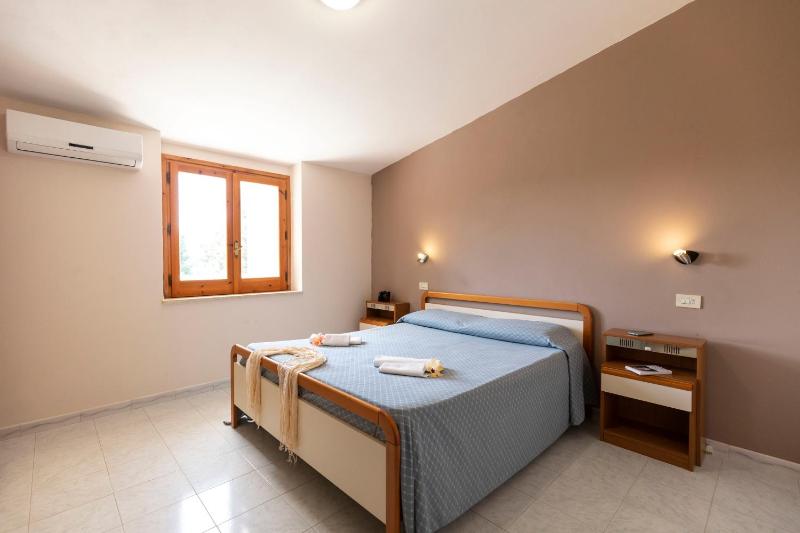 Premium Quadruple Room image 2