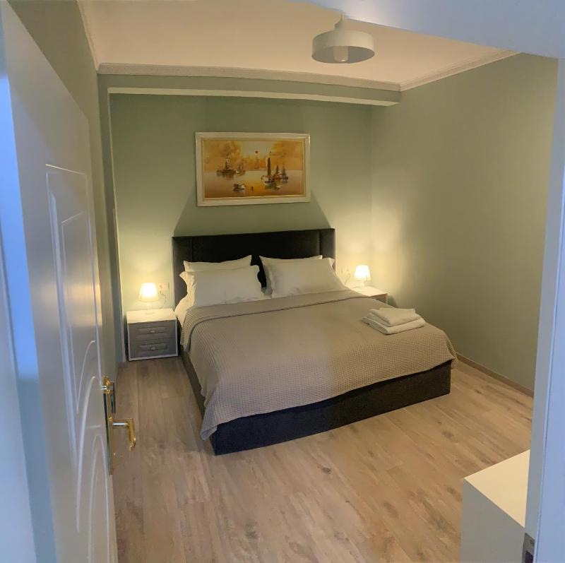 Standard Double Room image 3