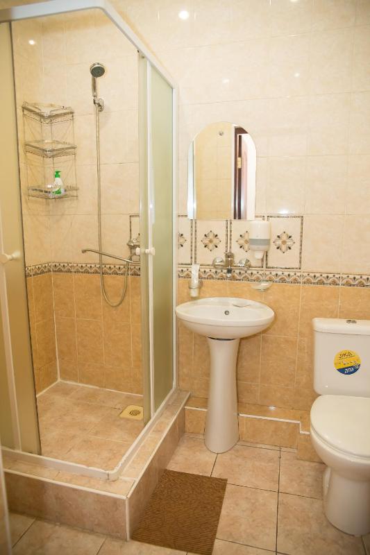 Twin Room with Balcony image 2