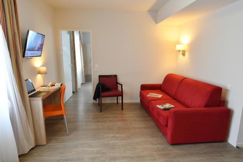 One-Bedroom Apartment image 4