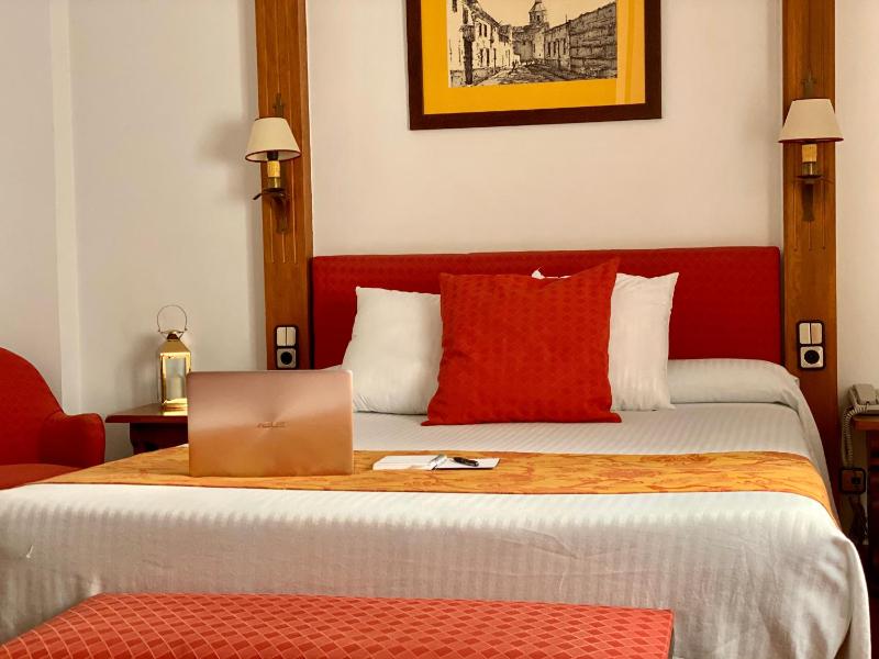 Standard Double Room image 1