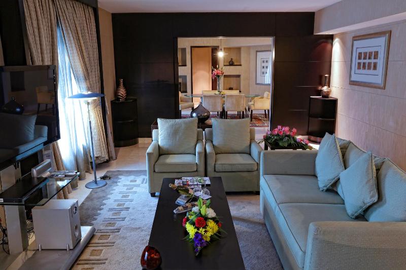 Presidential Suite - Non-Smoking image 4