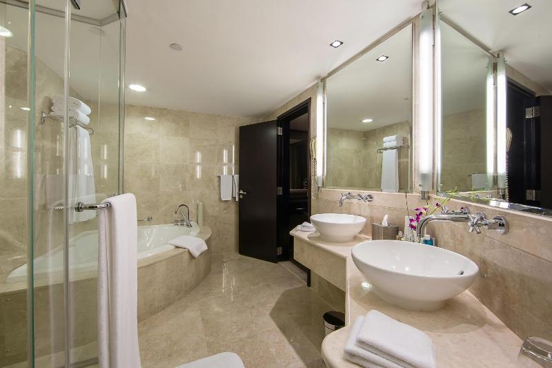 Presidential Suite - Non-Smoking image 3