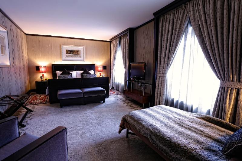 Presidential Suite - Non-Smoking image 1