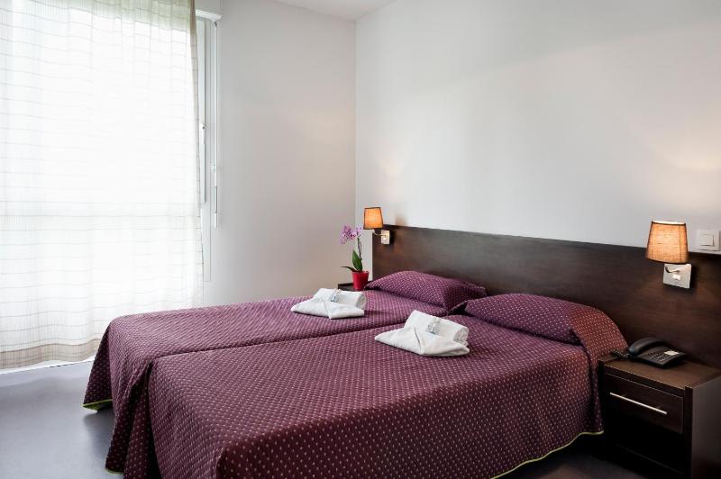Apartment (4 Adults) image 3