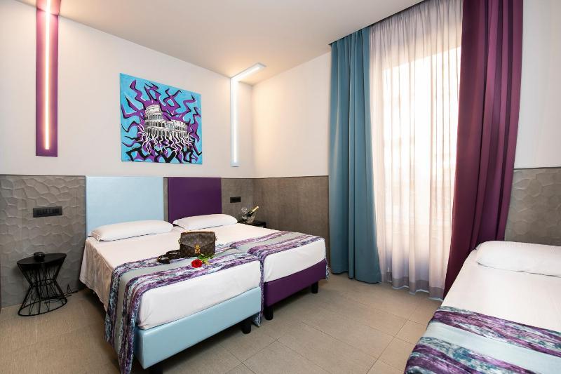 Double or Twin Room image 4