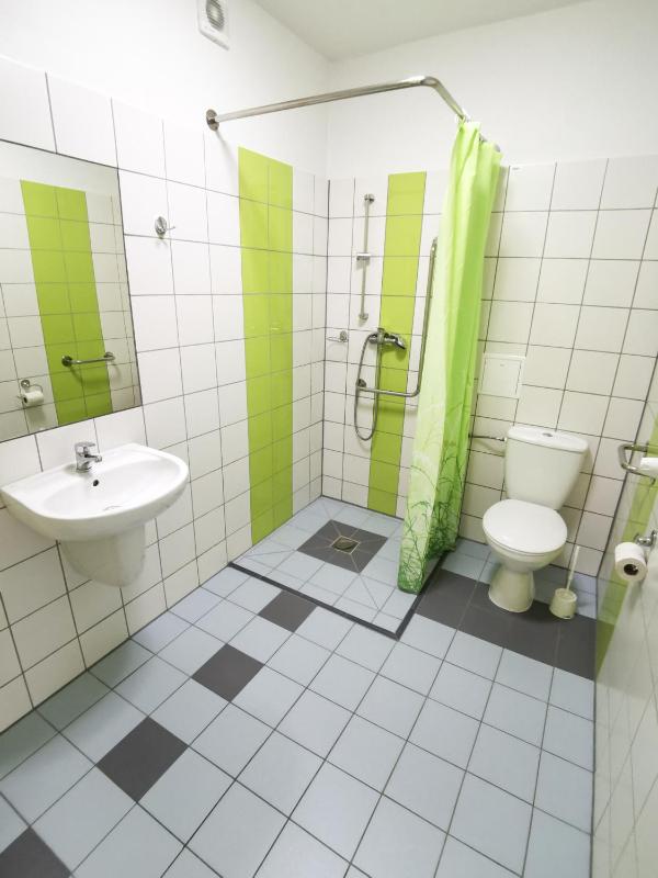 Double Room with Pool View image 3