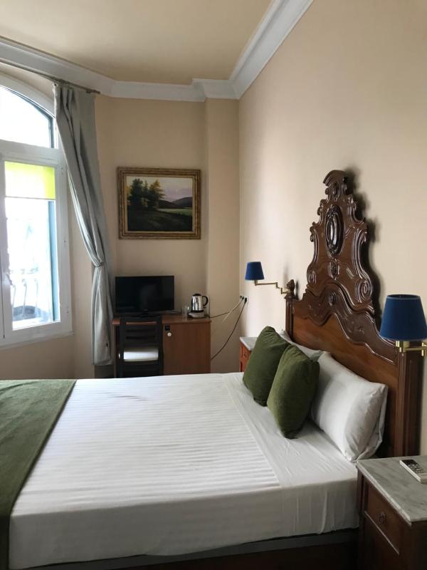 Hotel Noucentista - image 14