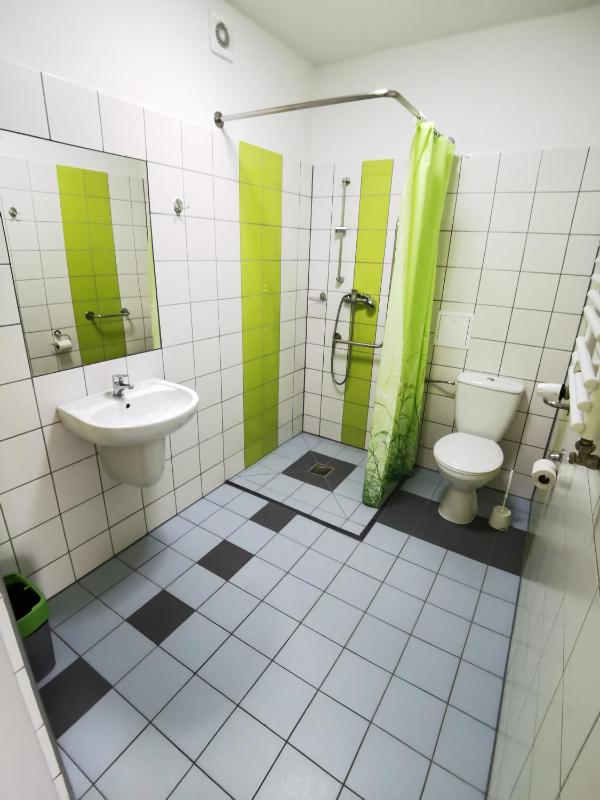 Double Room with Pool View image 3