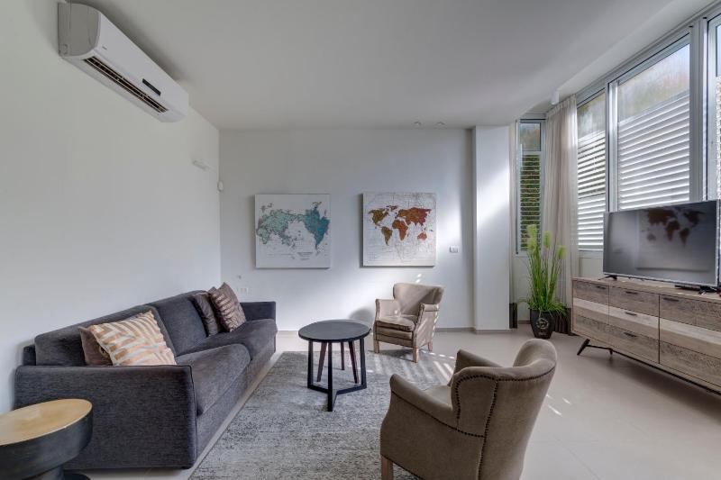 Ella SR by TLV2rent - image 15
