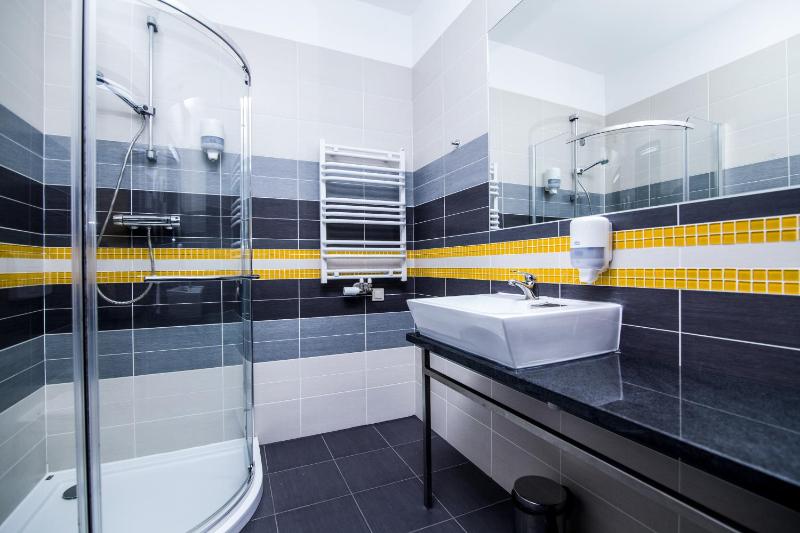 Standard Double Room with Balcony image 4