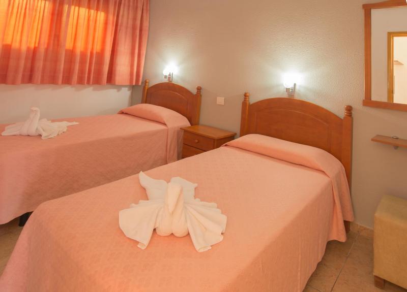 Apartamentos Los Tilos - image 30
